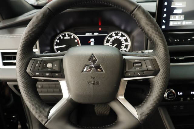 2026 Mitsubishi Outlander LE