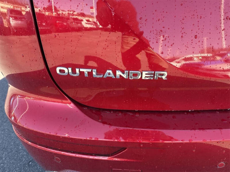 2025 Mitsubishi Outlander SE