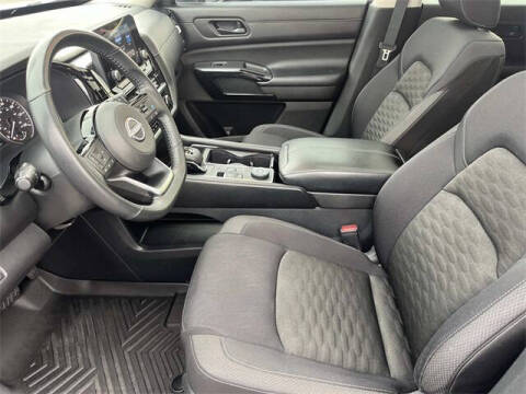 2023 Nissan Pathfinder SV