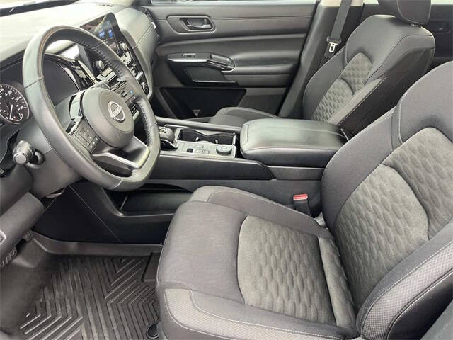 2023 Nissan Pathfinder SV