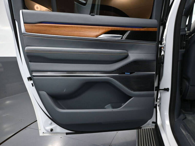 2023 Jeep Grand Wagoneer L Series II