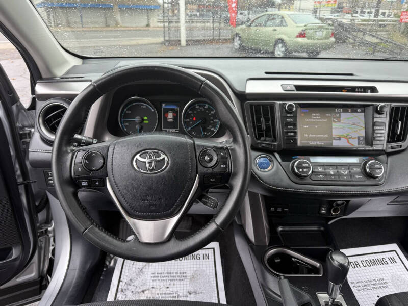 2018 Toyota RAV4 Hybrid XLE