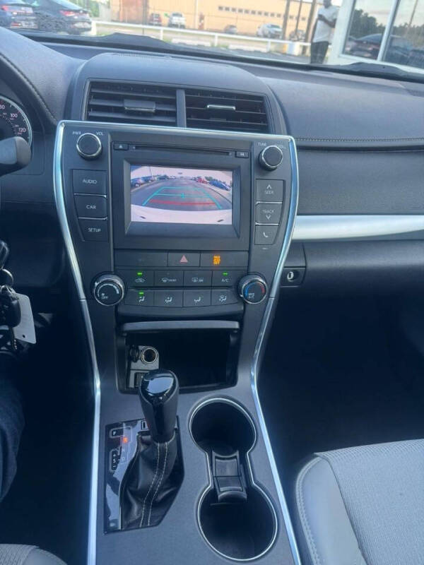 2017 Toyota Camry SE