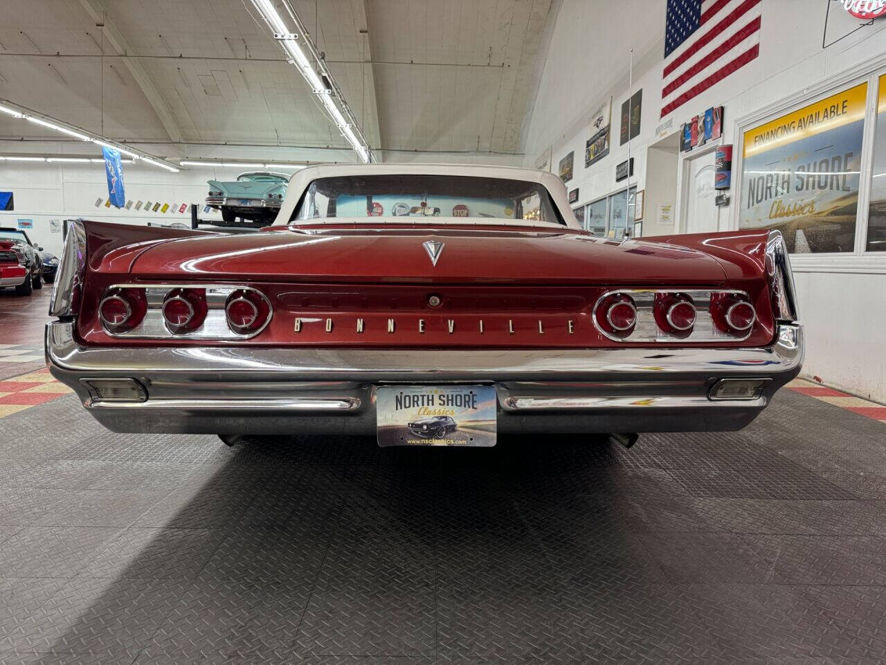 1961 Pontiac Bonneville 13