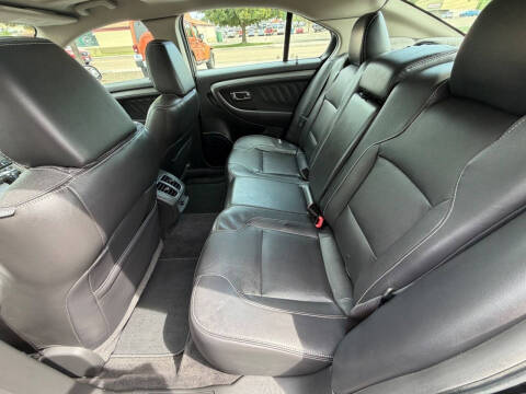 2011 Ford Taurus SEL