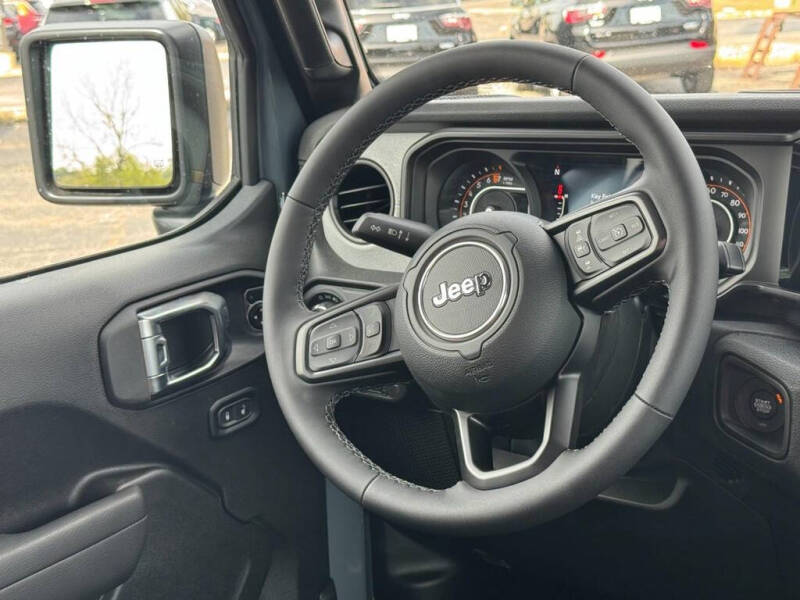 2025 Jeep Gladiator Sport