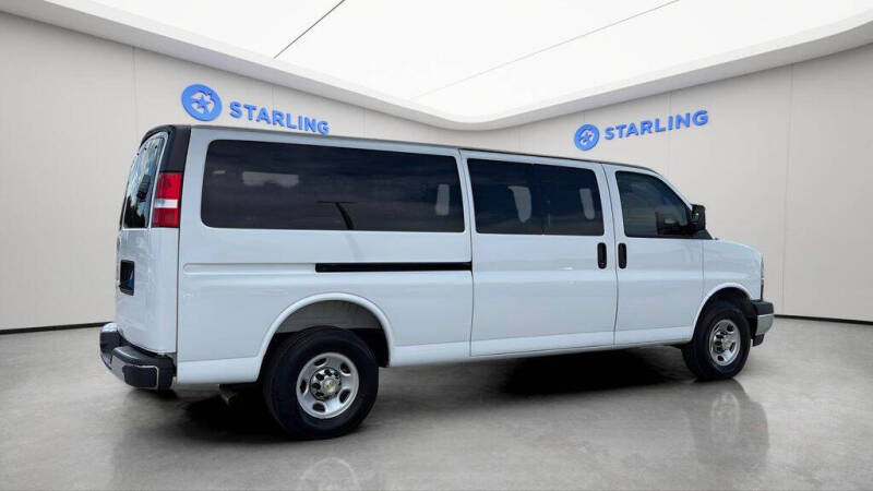 2025 Chevrolet Express LT 3500