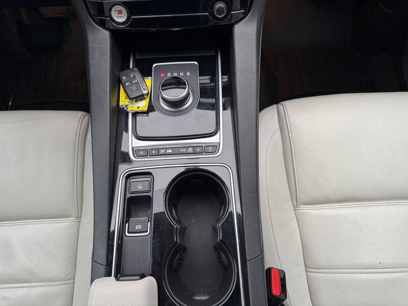 2017 Jaguar F-PACE 35t Prestige