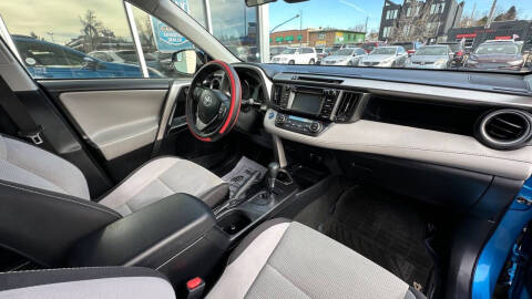 2017 Toyota RAV4 Hybrid XLE