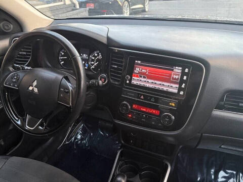 2019 Mitsubishi Outlander SE