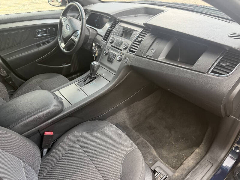 2016 Ford Taurus SEL