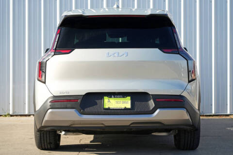 2024 Kia EV9 Light Long Range