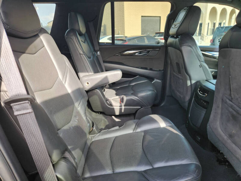 2018 Cadillac Escalade Platinum