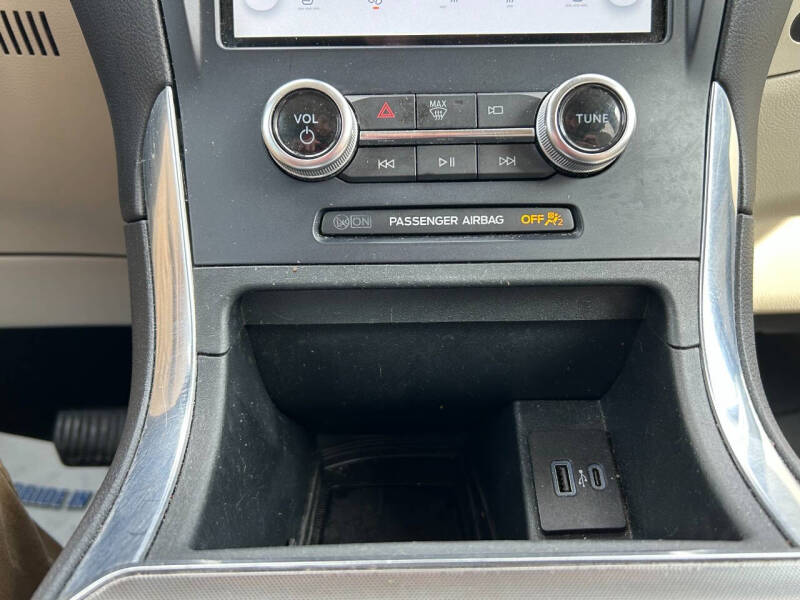 2023 Ford Edge Titanium