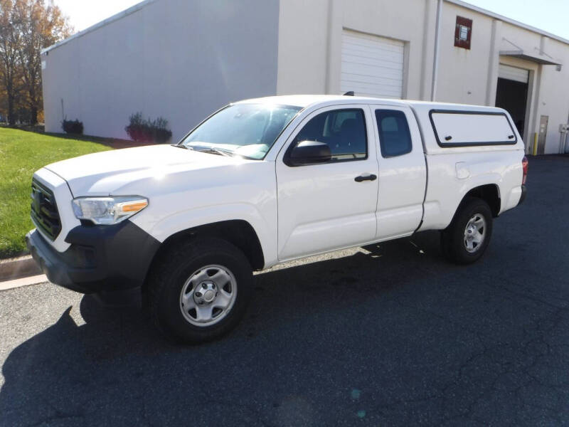 2018 Toyota Tacoma SR photo 2