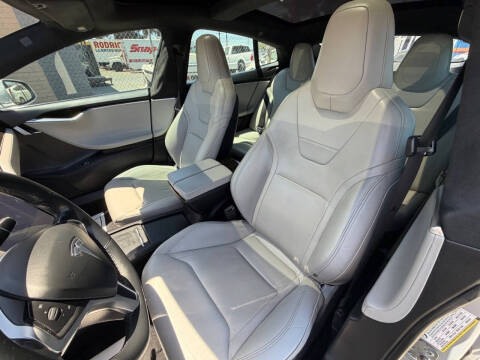 2016 Tesla Model S 90D