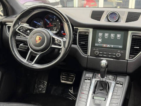 2017 Porsche Macan