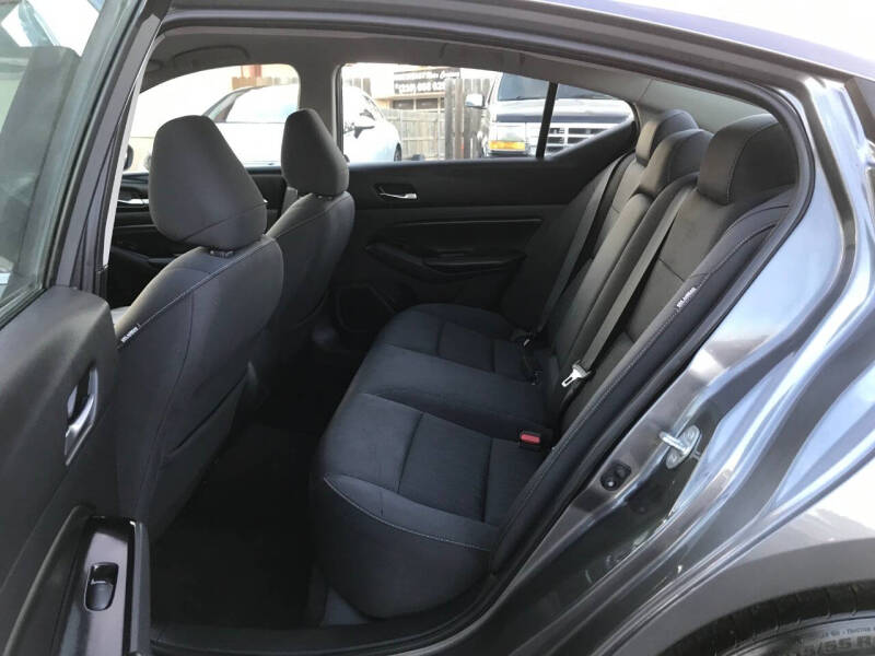 2021 Nissan Altima 2.5 SV