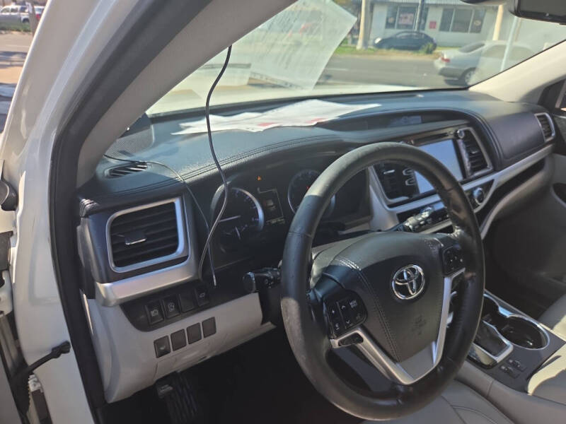 2018 Toyota Highlander SE