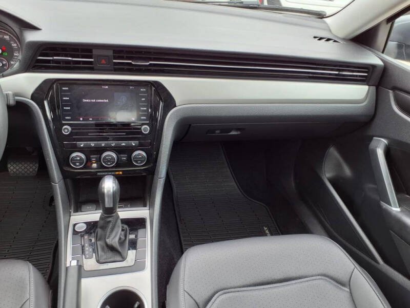 2022 Volkswagen Passat SE