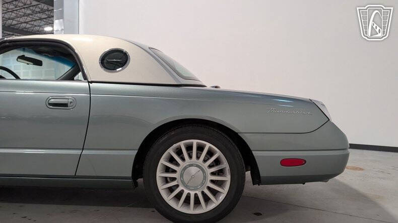 2004 Ford Thunderbird