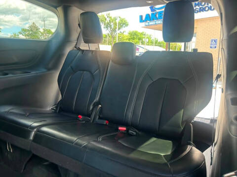 2025 Chrysler Pacifica Select