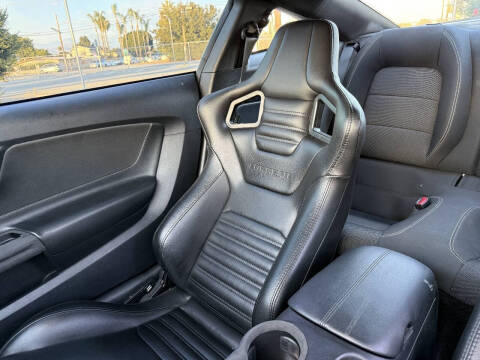 2015 Ford Mustang V6