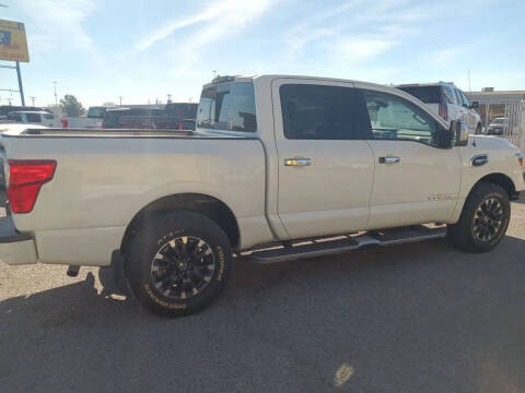 2017 Nissan Titan SL