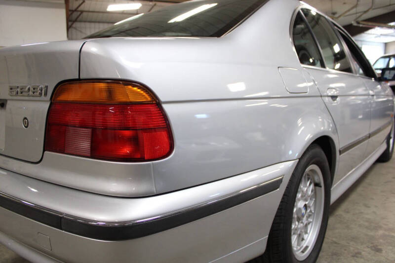 2000 BMW 5 Series 528i