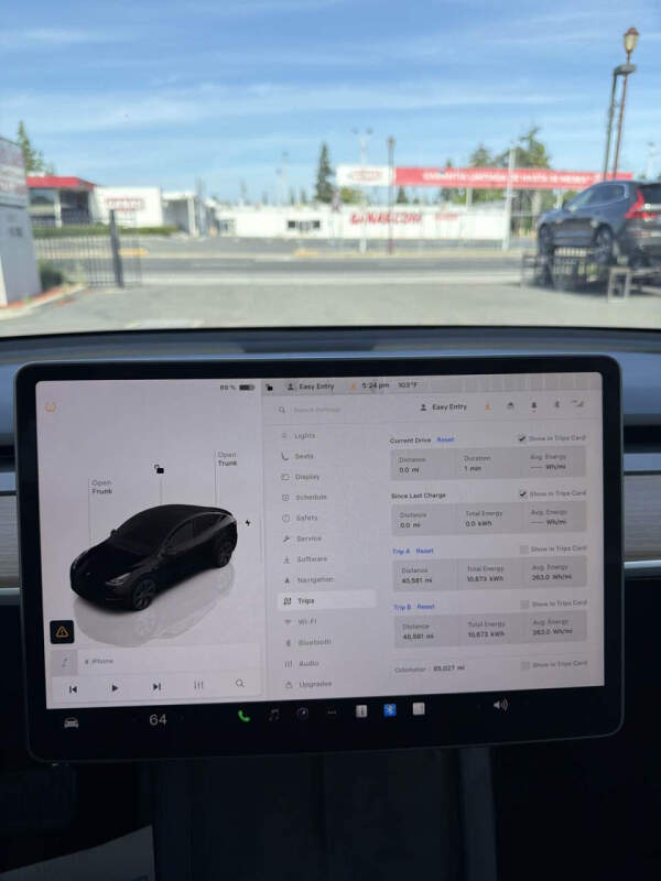 2025 Tesla Model Y Long Range