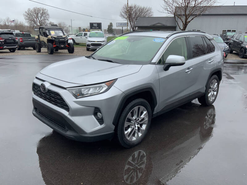 Used 2019 Toyota RAV4 XLE Premium with VIN JTMA1RFV1KJ016861 for sale in Traverse City, MI