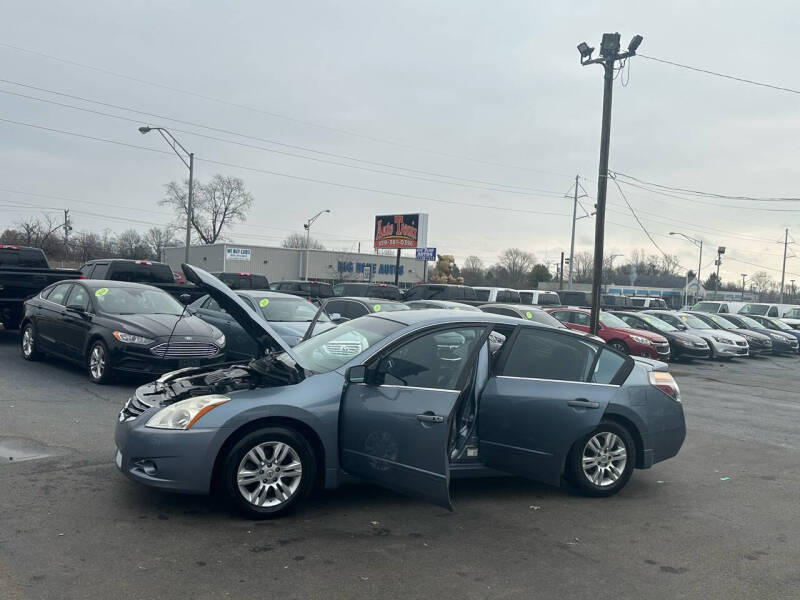 2011 Nissan Altima S photo 22