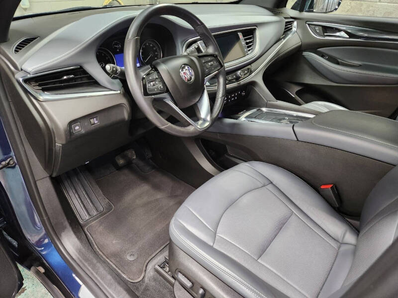2023 Buick Enclave Essence