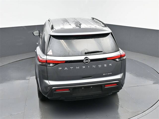 2022 Nissan Pathfinder SV