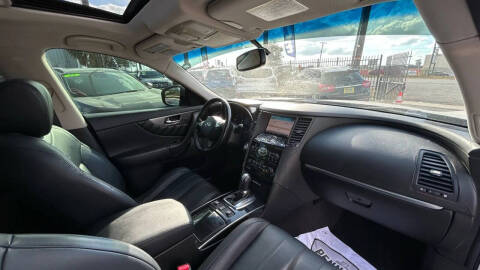 2012 Infiniti FX35
