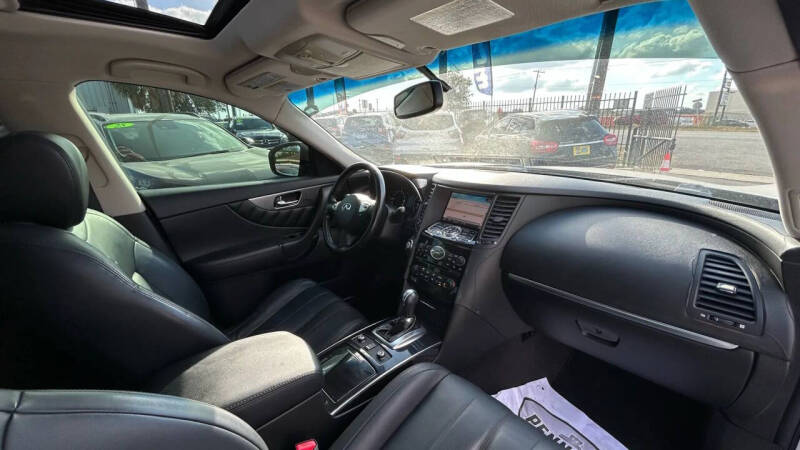 2012 Infiniti FX35