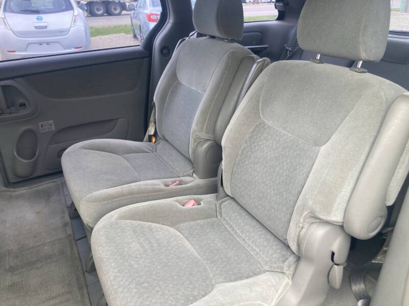 2004 Toyota Sienna CE 7 Passenger