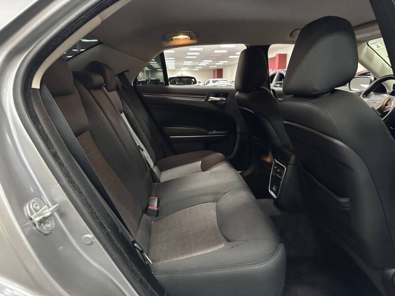 2018 Chrysler 300 Touring