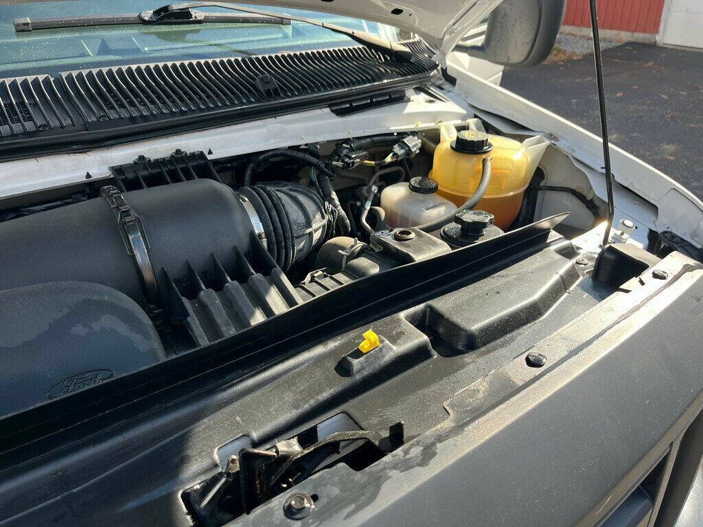 2015 Ford E-Series 40