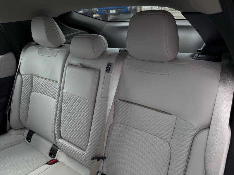 2026 Nissan LEAF Platinum+