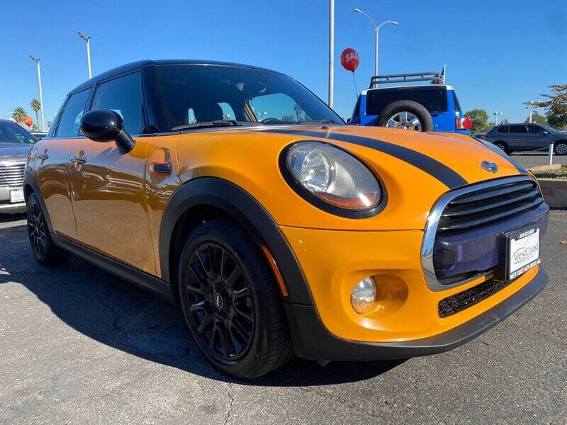 2017 MINI Hardtop 4 Door Cooper