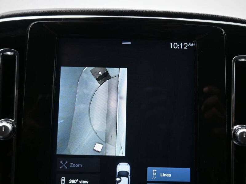 2021 Volvo XC40 T5 Momentum