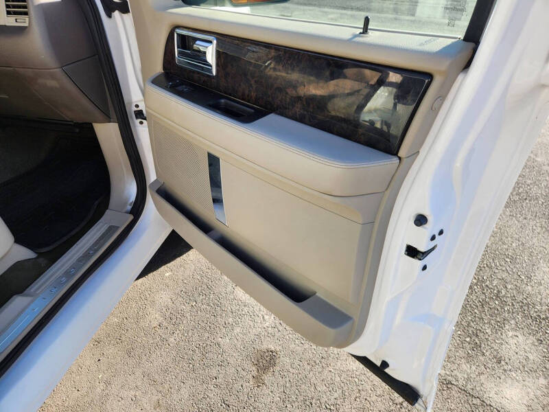 2016 Lincoln Navigator Select