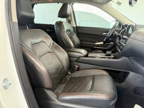 2022 Nissan Pathfinder Platinum