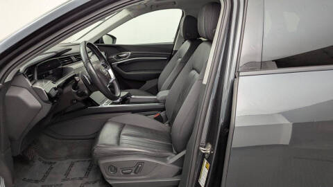 2024 Audi Q8 e-tron quattro Premium