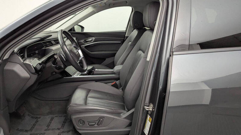 2024 Audi Q8 e-tron quattro Premium