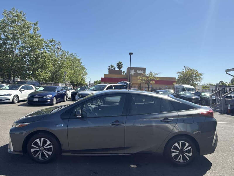 2017 Toyota Prius Prime Plus