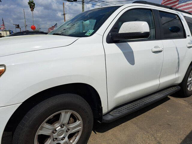 2016 Toyota Sequoia SR5