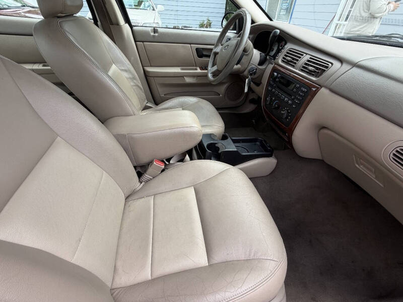 2006 Ford Taurus SEL