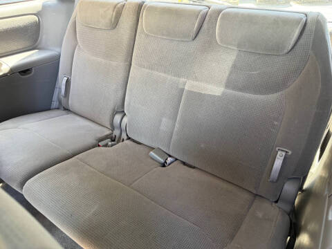2005 Toyota Sienna LE 7 Passenger